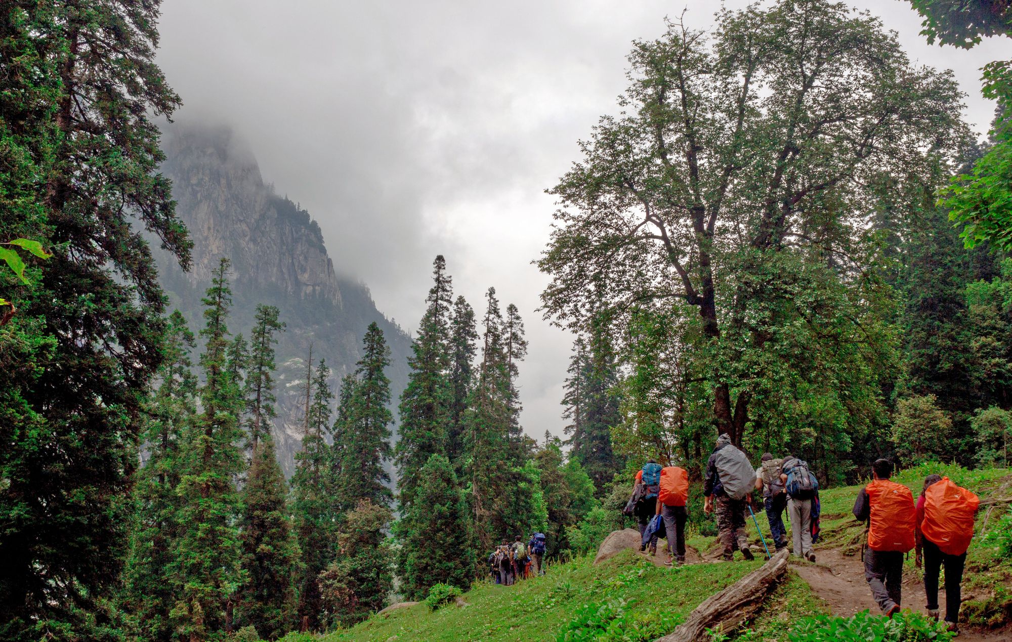 Excited College Friends, an Adventurous Hampta Pass Trek and a New-Found Freedom!