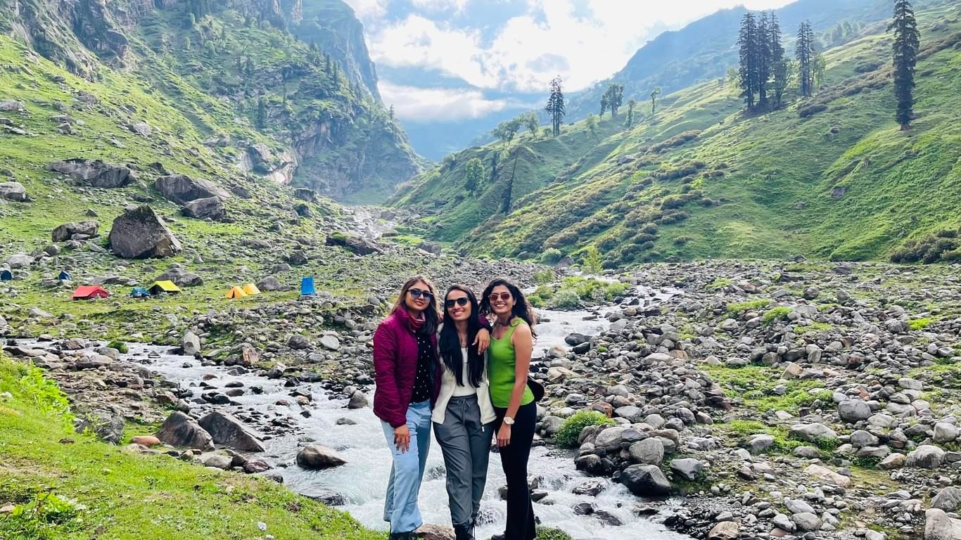 Hampta Pass Diaries: Meghavi’s Thrilling Himalayan Quest with Thrillophilia